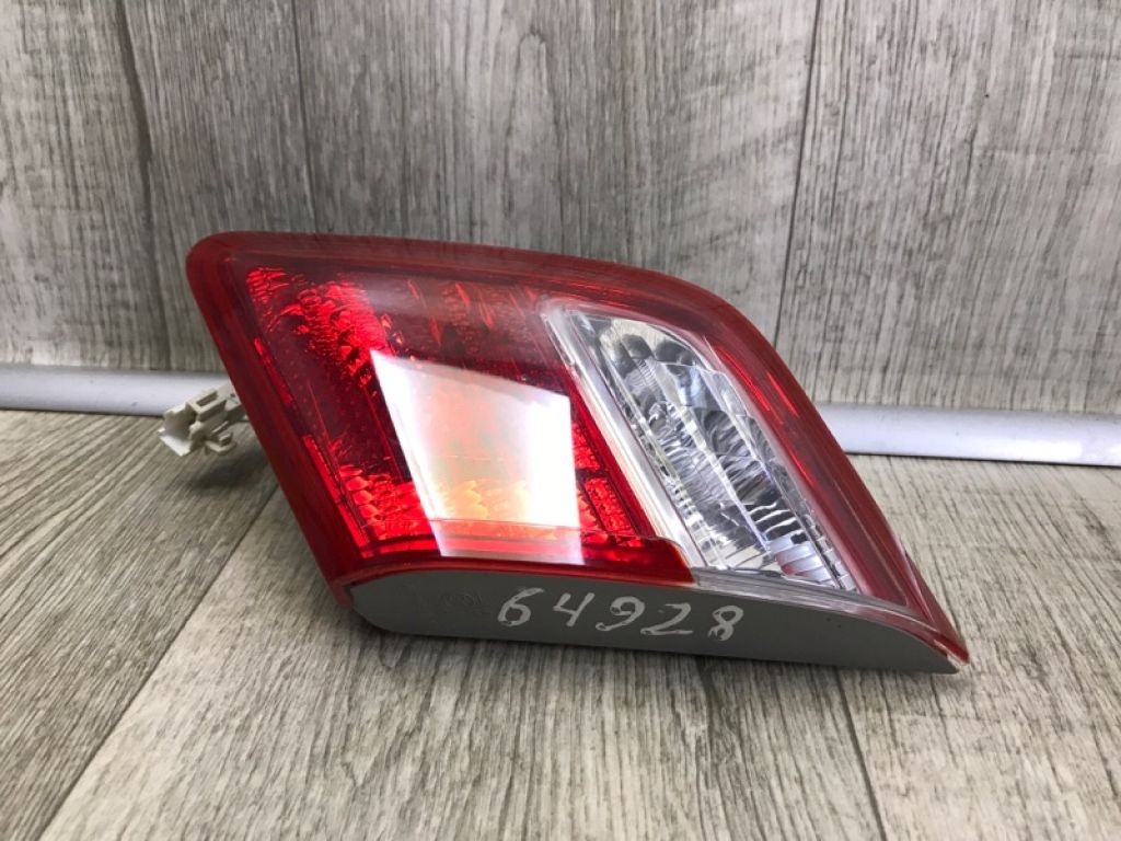 81580-06120 | Ліхтар внутрішній прав. TOYOTA CAMRY 40 06-11 - Фото 3