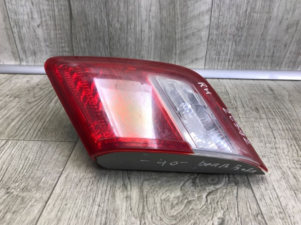 81580-06120 | Ліхтар внутрішній прав. TOYOTA CAMRY 40 06-11 - Фото 3