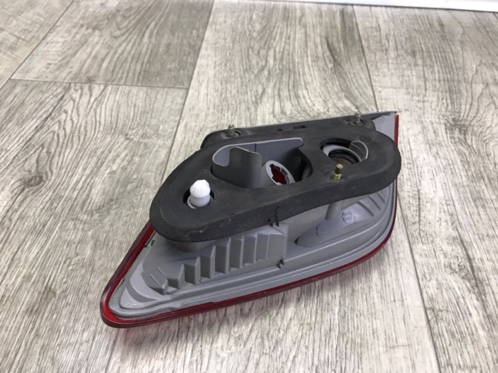 81580-06120 | Ліхтар внутрішній прав. TOYOTA CAMRY 40 06-11 - Фото 4