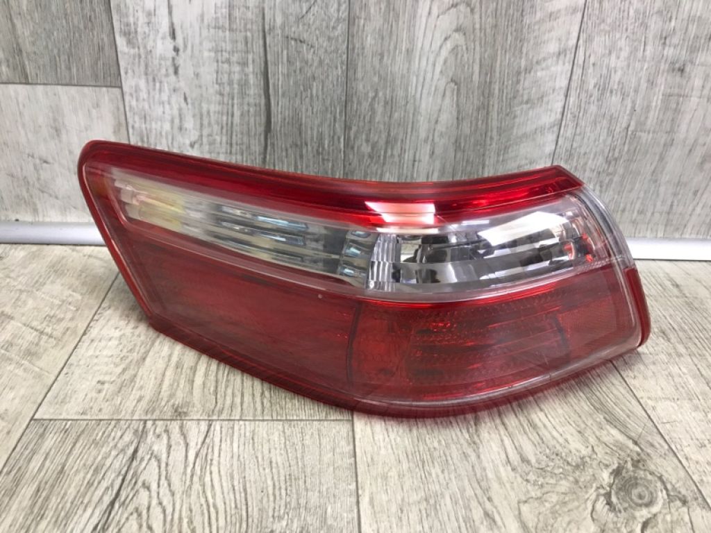 8156006240 | Ліхтар зовнішній лів. TOYOTA CAMRY 40 06-11