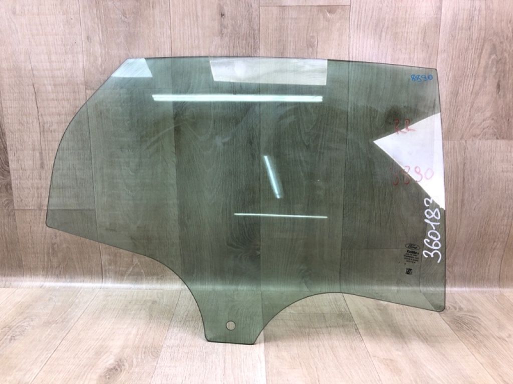 CP9Z-5825712-A | Скло дверей задн. прав. FORD FOCUS 10-18