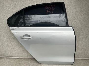 Двері задн. прав. VOLKSWAGEN JETTA USA 10-17