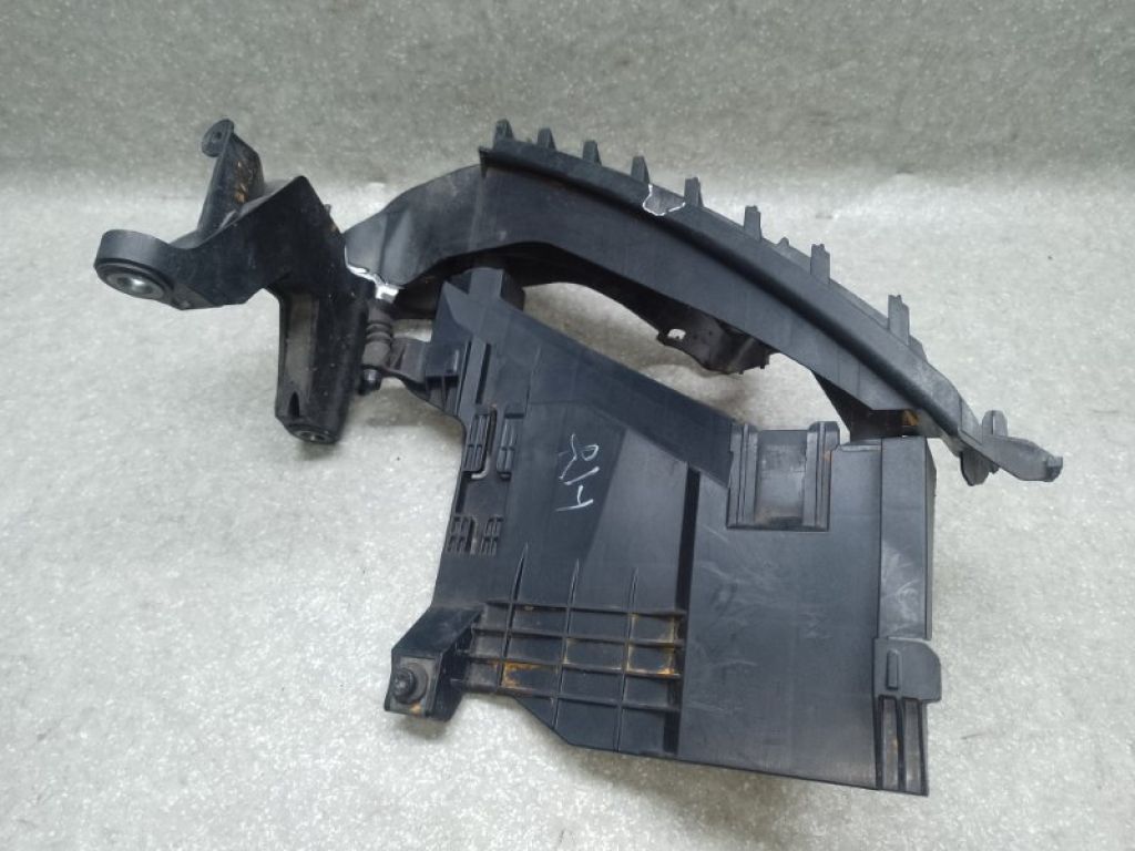 8T0 805 608 | Кронштейн переднього бампера (під фарою) прав. AUDI A5 07-17 - Фото 3