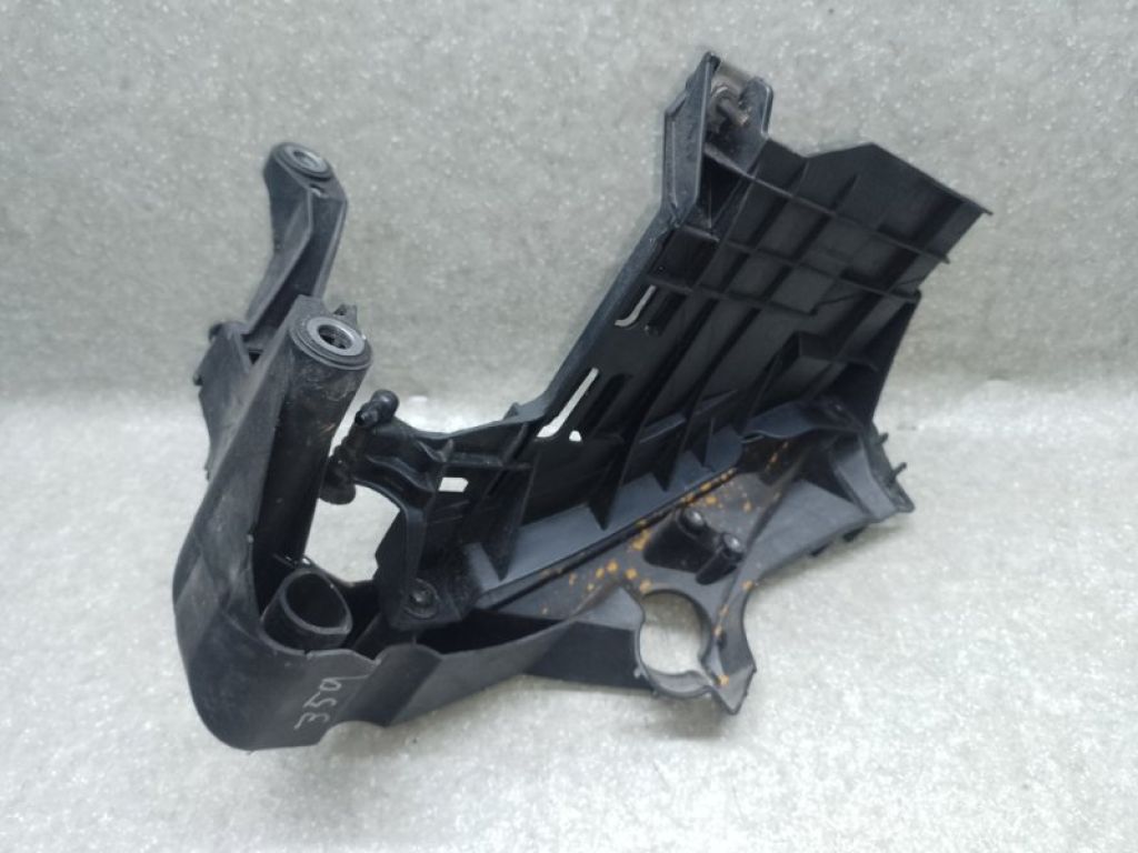 8T0 805 608 | Кронштейн переднього бампера (під фарою) прав. AUDI A5 07-17 - Фото 4