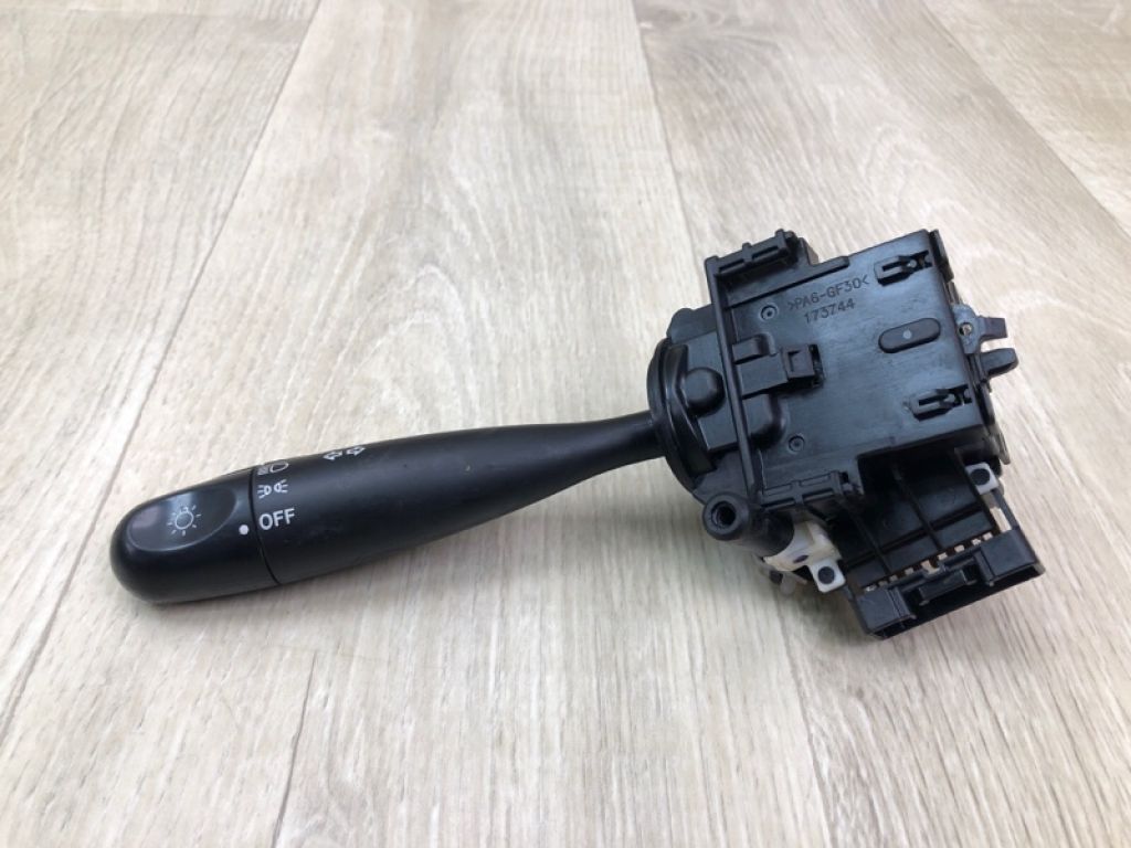 37210-64J21 | Підрульовий перемикач лів. SUZUKI SX4 06-13