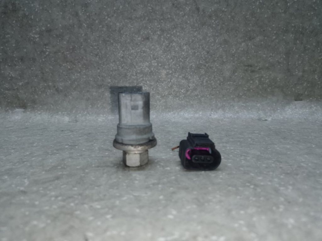 4H0 959 126 | Датчик давления кондиционера AUDI A5 07-17 - Фото 2