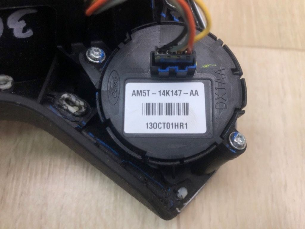 EM5Z-58043B13-BA | Подушка безпеки в кермо FORD FOCUS 10-18 - Фото 8