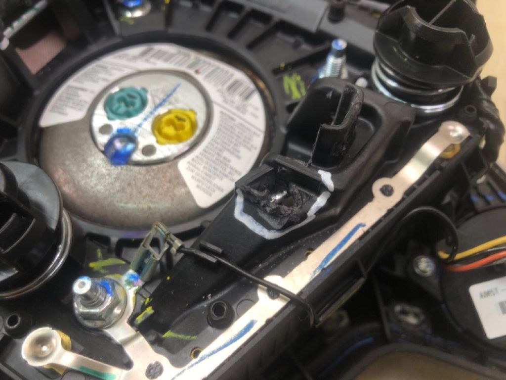 EM5Z-58043B13-BA | Подушка безпеки в кермо FORD FOCUS 10-18 - Фото 14