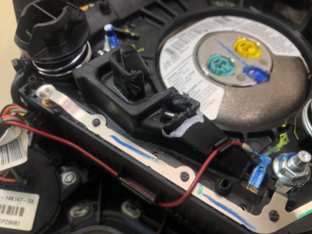 EM5Z-58043B13-BA | Подушка безпеки в кермо FORD FOCUS 10-18 - Фото 15