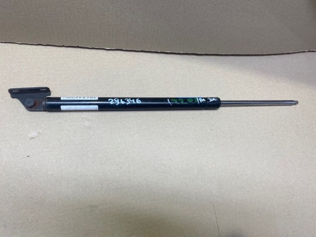 68960-49016 | Амортизатор кришки багажника лів. LEXUS RX300 98-03