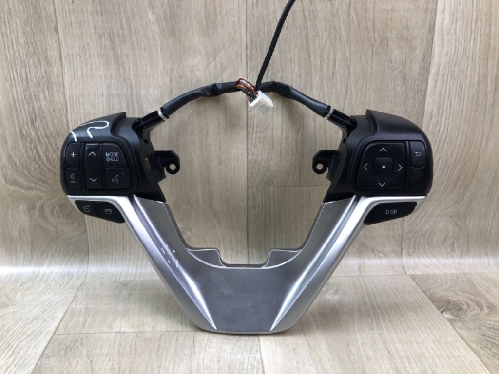 8425008100 | Кнопки руля TOYOTA SIENNA 11-16