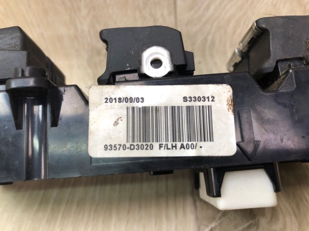 93570-D3020-4X | Блок керування склопідіймачами HYUNDAI TUCSON TL 15-20 - Фото 6