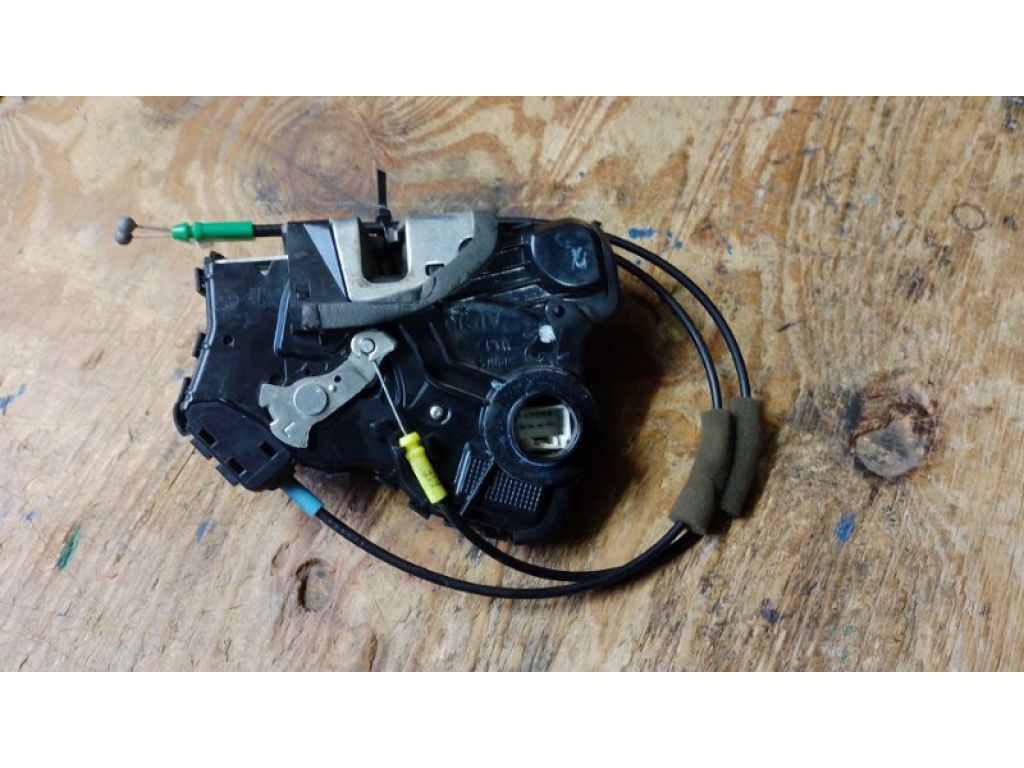 69040-0C050 | Замок двері передн. лів. TOYOTA CAMRY 50 12-15 - Фото 2