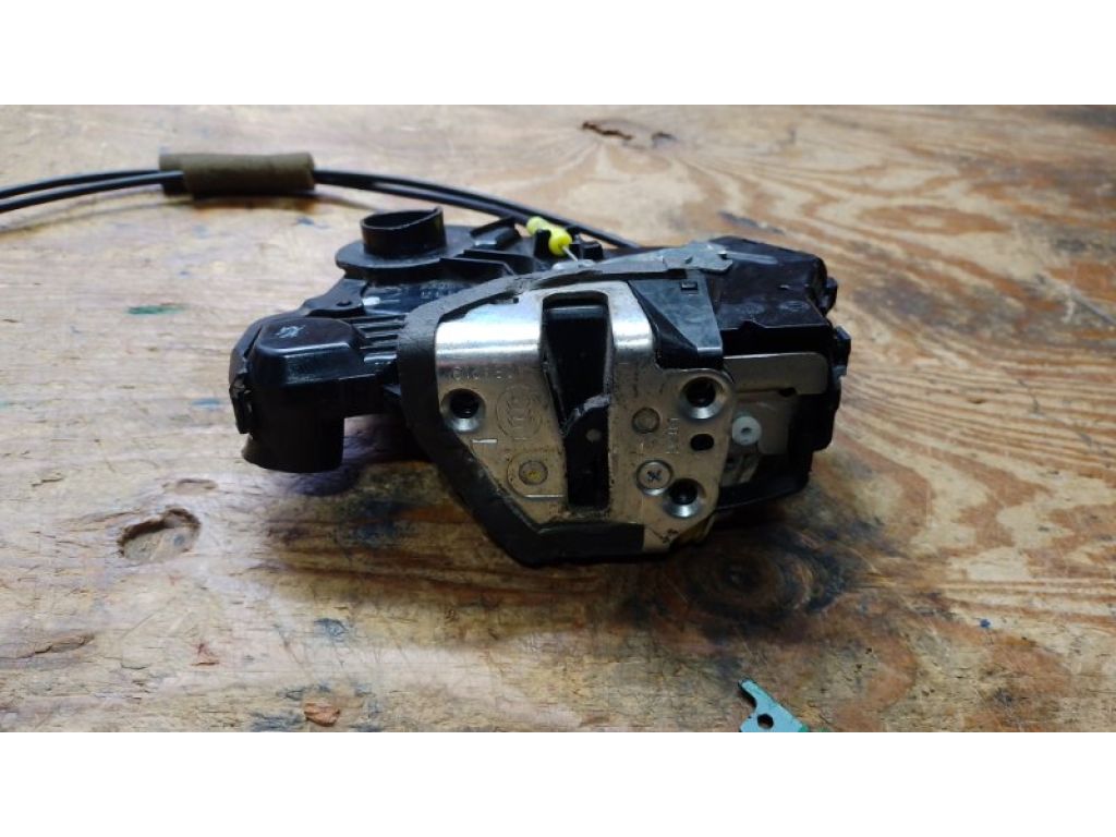 69040-0C050 | Замок двері передн. лів. TOYOTA CAMRY 50 12-15 - Фото 3