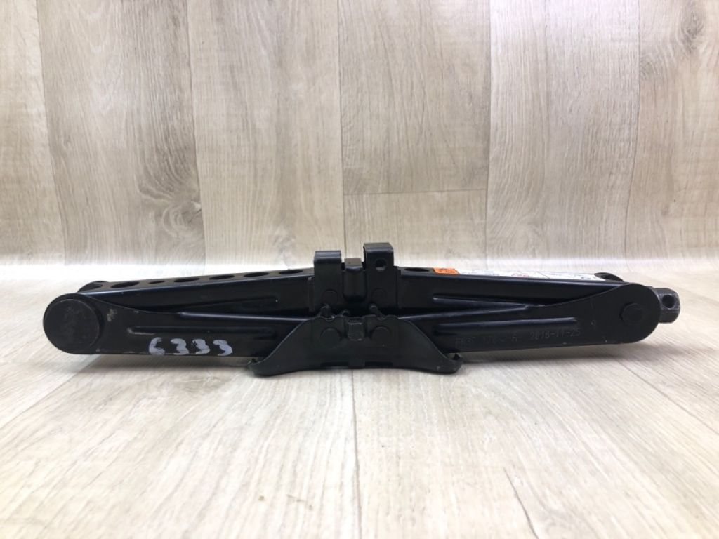 HR3Z-17080-A | Домкрат FORD MUSTANG 15-