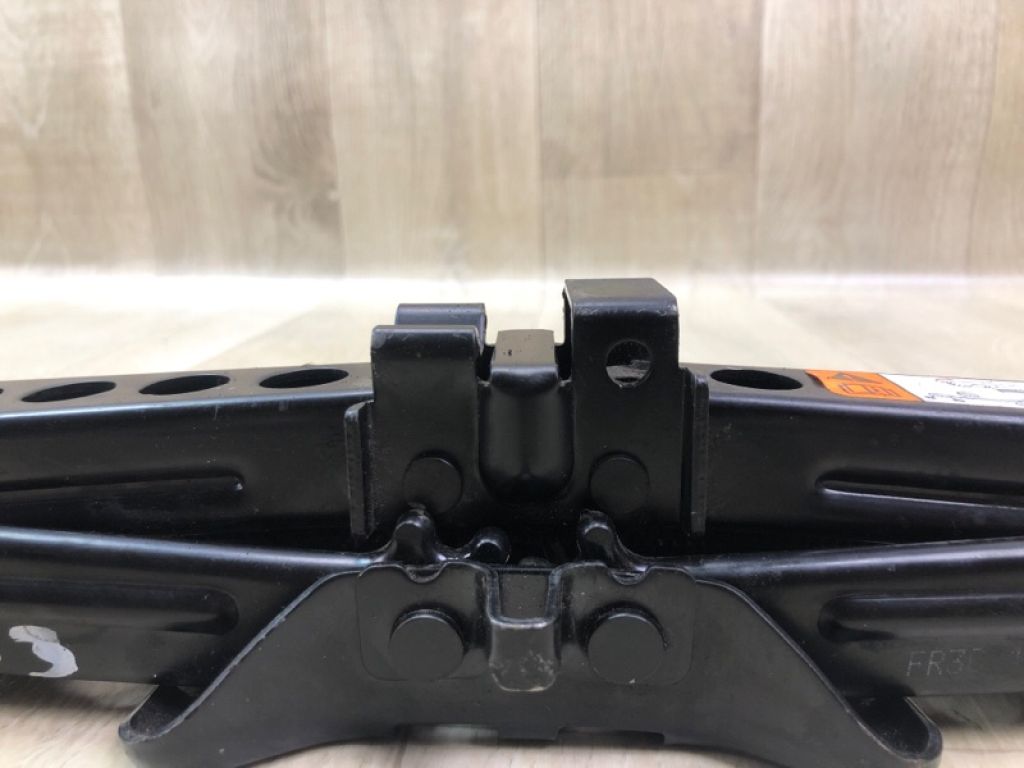 HR3Z-17080-A | Домкрат FORD MUSTANG 15- - Фото 2