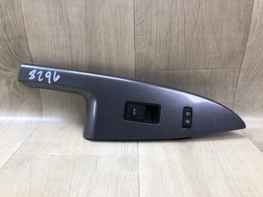 848100T010 | Кнопка склопідіймача передн. прав. TOYOTA VENZA 09-16