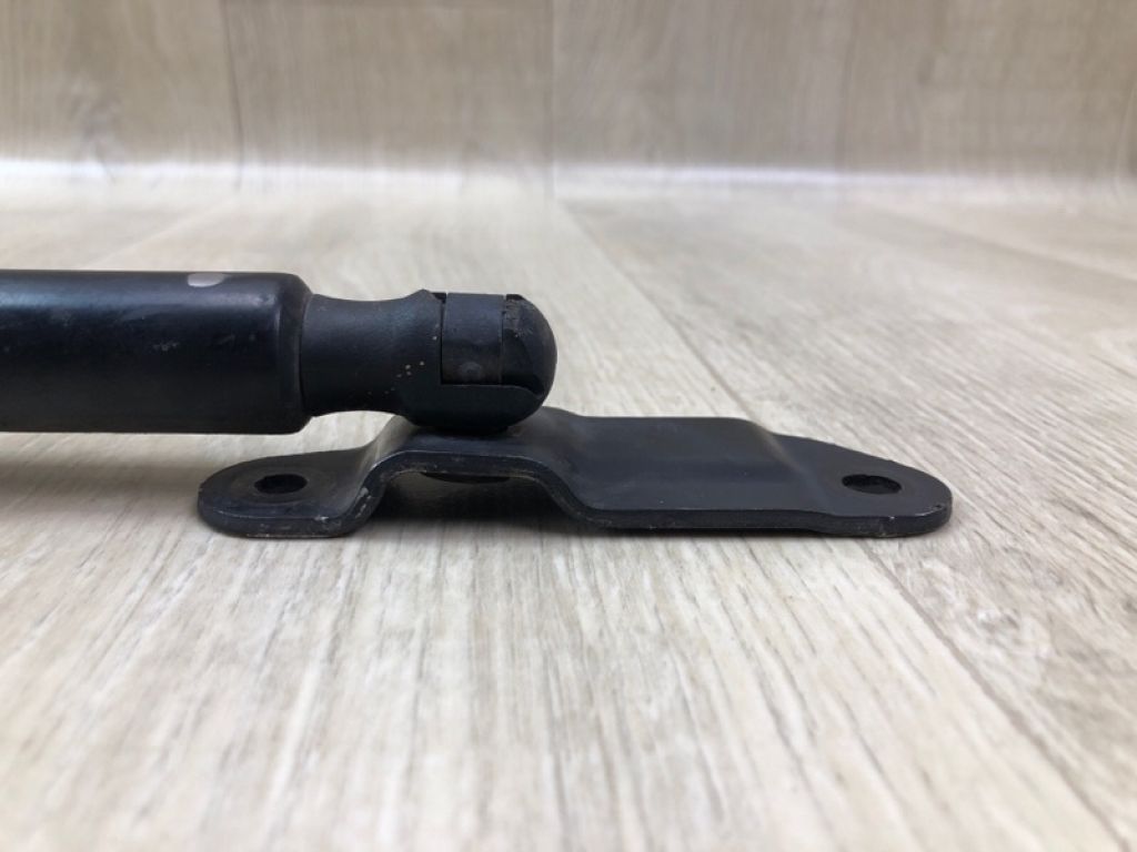 5NA827550B | Амортизатор кришки багажника VOLKSWAGEN TIGUAN 16-23 - Фото 4