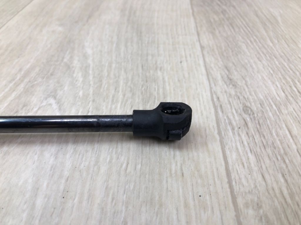 5802A796 | Амортизатор кришки багажника прав. MITSUBISHI OUTLANDER GF 12- - Фото 2