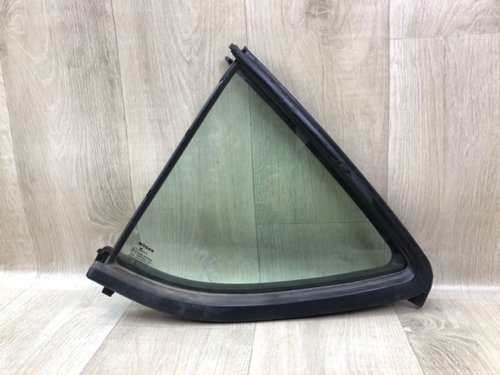 822633BA0A | Скло дверей глухе задн. лів. NISSAN VERSA B17 11-19