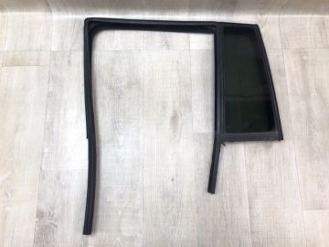 Стекло двери глухое задн. лев. JEEP COMPASS 06-16