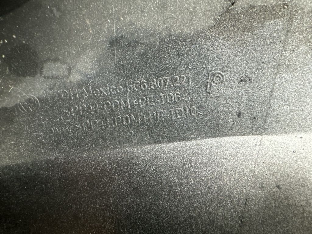 5C6 807 217 GRU | Бампер передній VOLKSWAGEN JETTA USA 10-17 - Фото 13