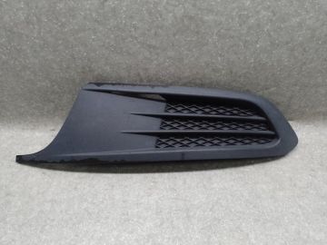 Решітка переднього бампера лів. VOLKSWAGEN JETTA USA 10-17