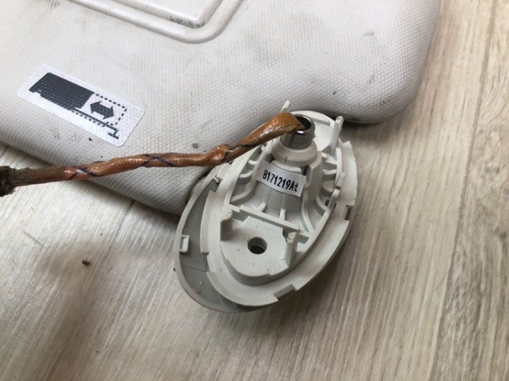 CJ5Z-7804105-BC | Козырек солнцезащитный лев. FORD ESCAPE 12-19 - Фото 4