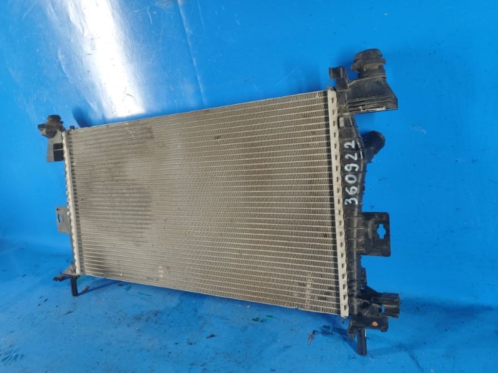 CV6Z-8005-A | Радиатор основной FORD FOCUS 10-18 - Фото 2