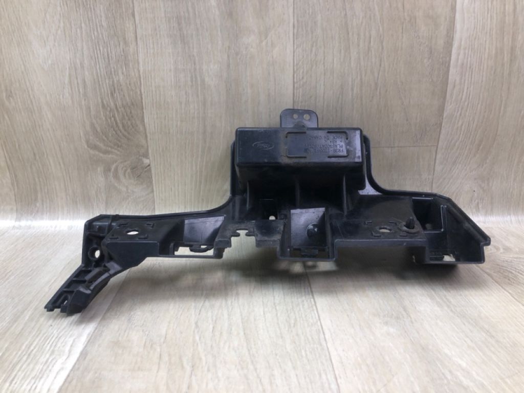 FR3Z-17E855-A | Кронштейн заднего бампера лев. FORD MUSTANG 15- - Фото 2