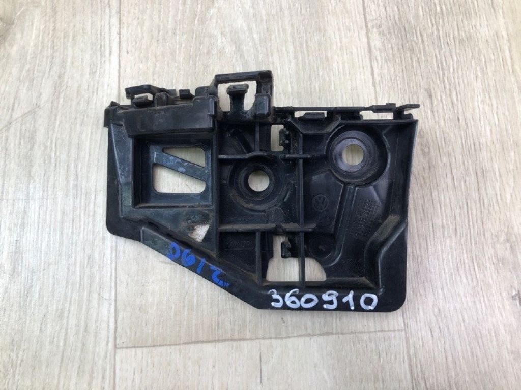 5NN807393A | Кронштейн заднего бампера лев. VOLKSWAGEN TIGUAN 16-23