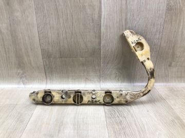 Кронштейн заднього бампера лів. NISSAN ROGUE 08-15