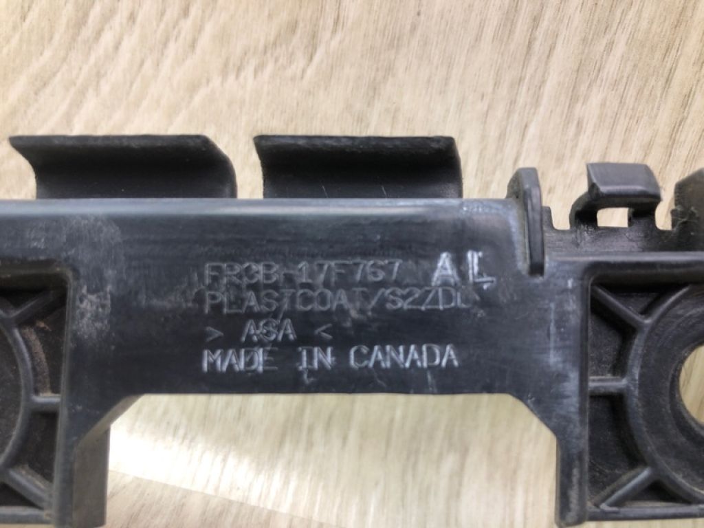 FR3Z-17D943-F | Кронштейн заднего бампера лев. FORD MUSTANG 15- - Фото 5