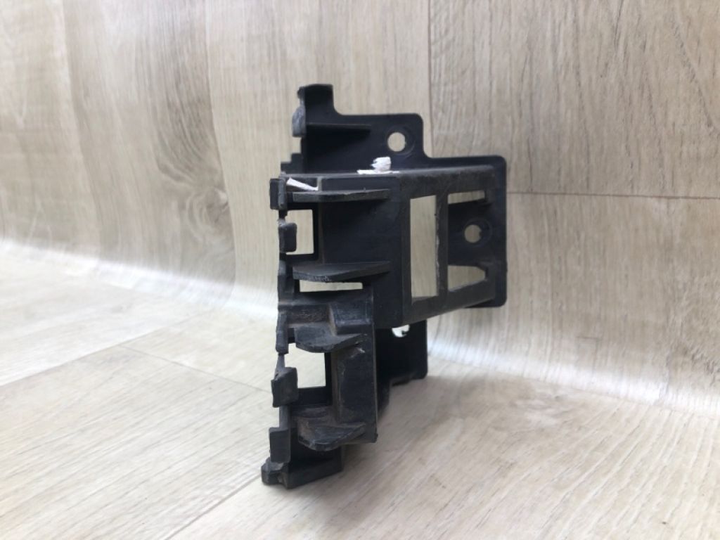 5C6807394A | Кронштейн заднього бампера прав. VOLKSWAGEN JETTA USA 10-17 - Фото 2