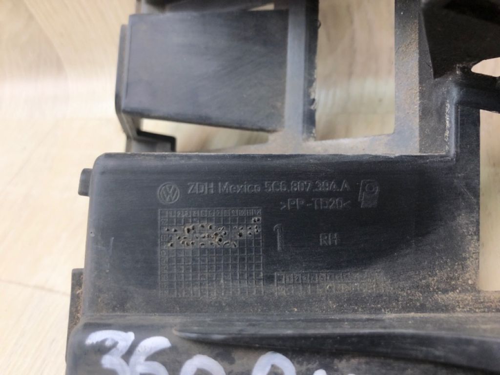 5C6807394A | Кронштейн заднього бампера прав. VOLKSWAGEN JETTA USA 10-17 - Фото 5