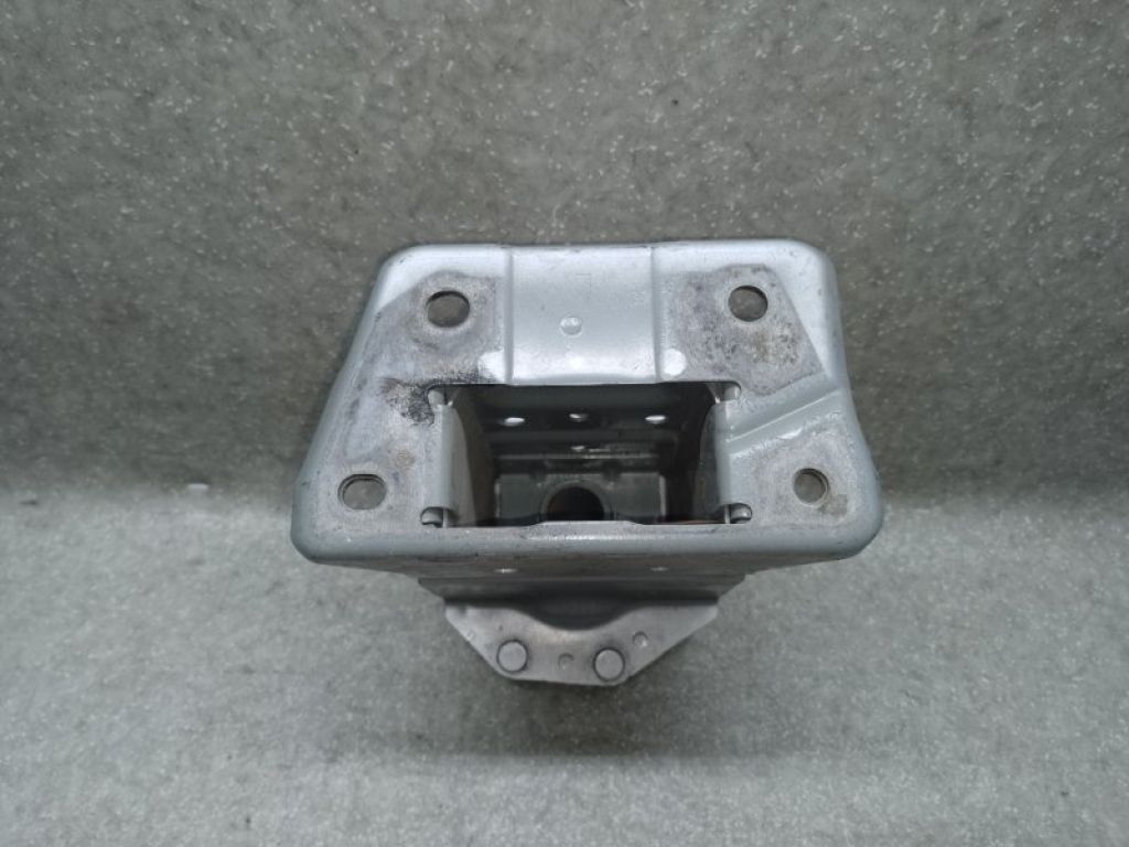 751153NA0A | Кронштейн підсилювача переднього бампера лів. NISSAN LEAF 10-17 - Фото 3