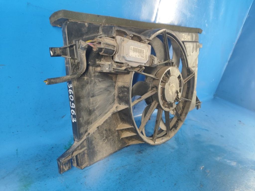 CV6Z-8C607-R | Диффузор вентилятора основного радиатора FORD FOCUS 10-18 - Фото 2