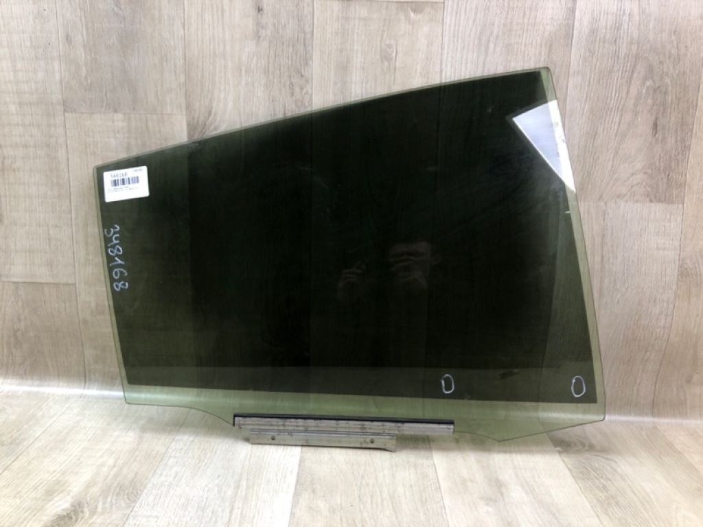 6811347100 | Скло дверей задн. прав. TOYOTA PRIUS 16-