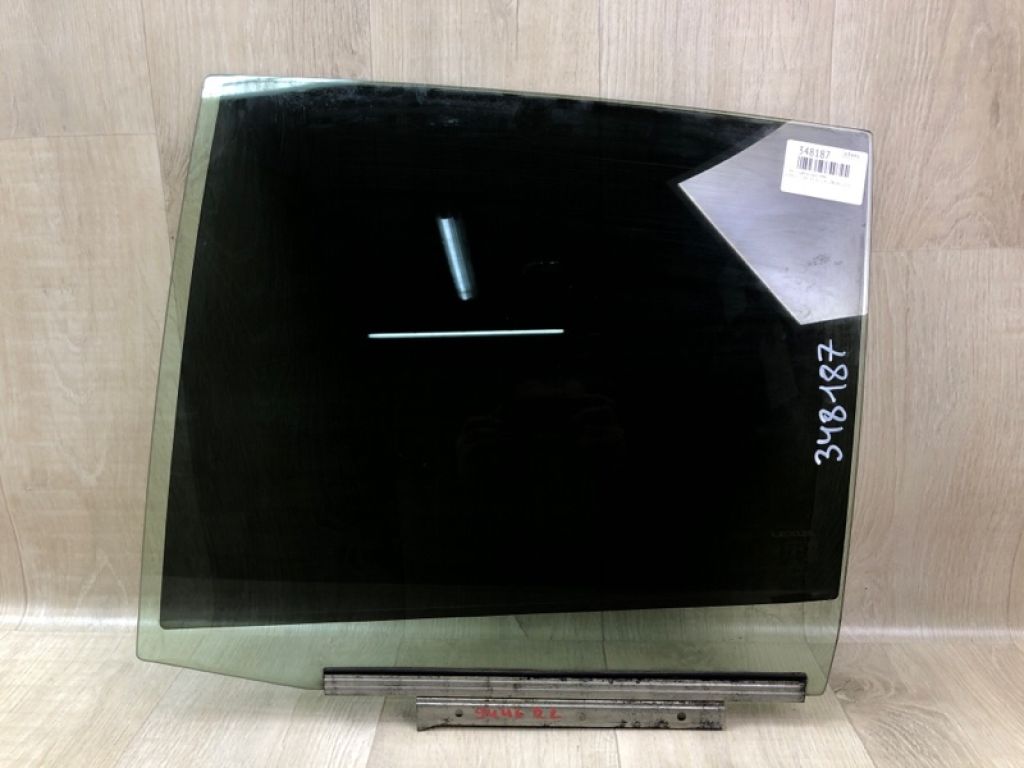 6811476010 | Скло дверей задн. лів. LEXUS CT200 11-17