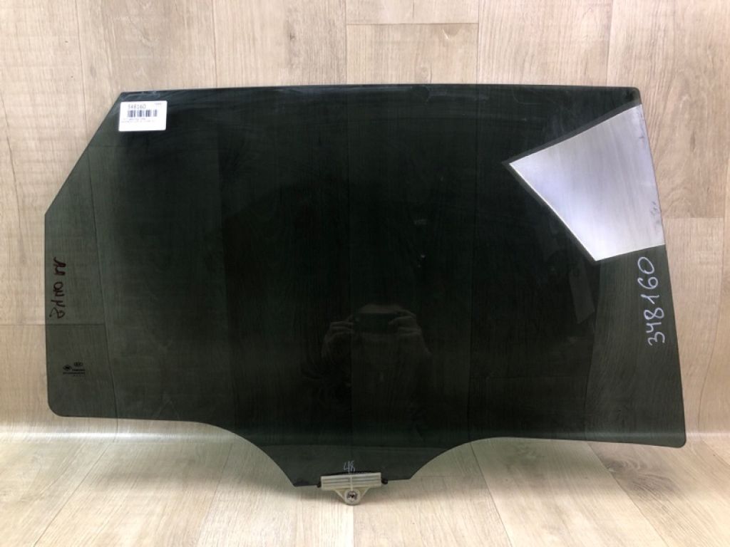 83420-C5010 | Скло дверей задн. прав. KIA SORENTO UM 14-