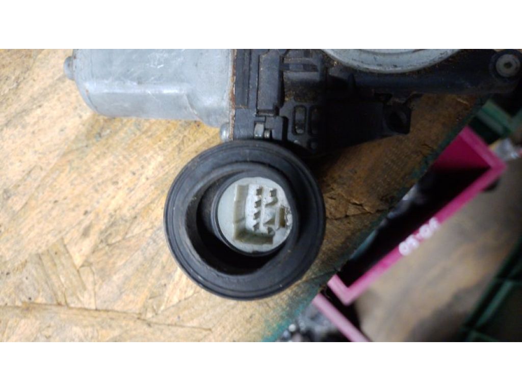 69801-0C030 | Стеклоподъемник передн. прав. TOYOTA TUNDRA 07-13 - Фото 3