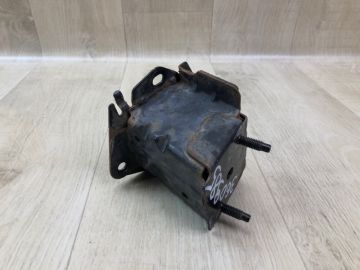 Кронштейн підсилювача заднього бампера лів. NISSAN ROGUE 08-15