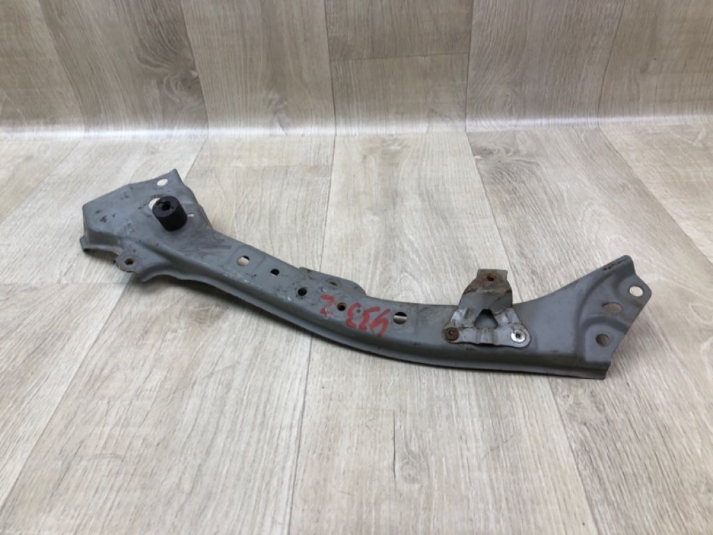 5321430111 | Кронштейн кріплення передньої панелі прав. LEXUS GS350 GS300 05-11