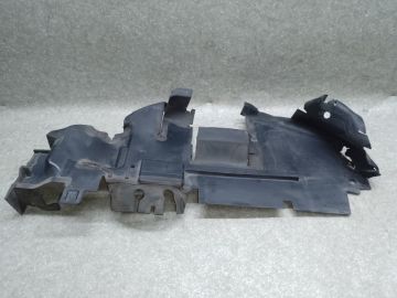 Дефлектор радіатора прав. DODGE JOURNEY 08-20