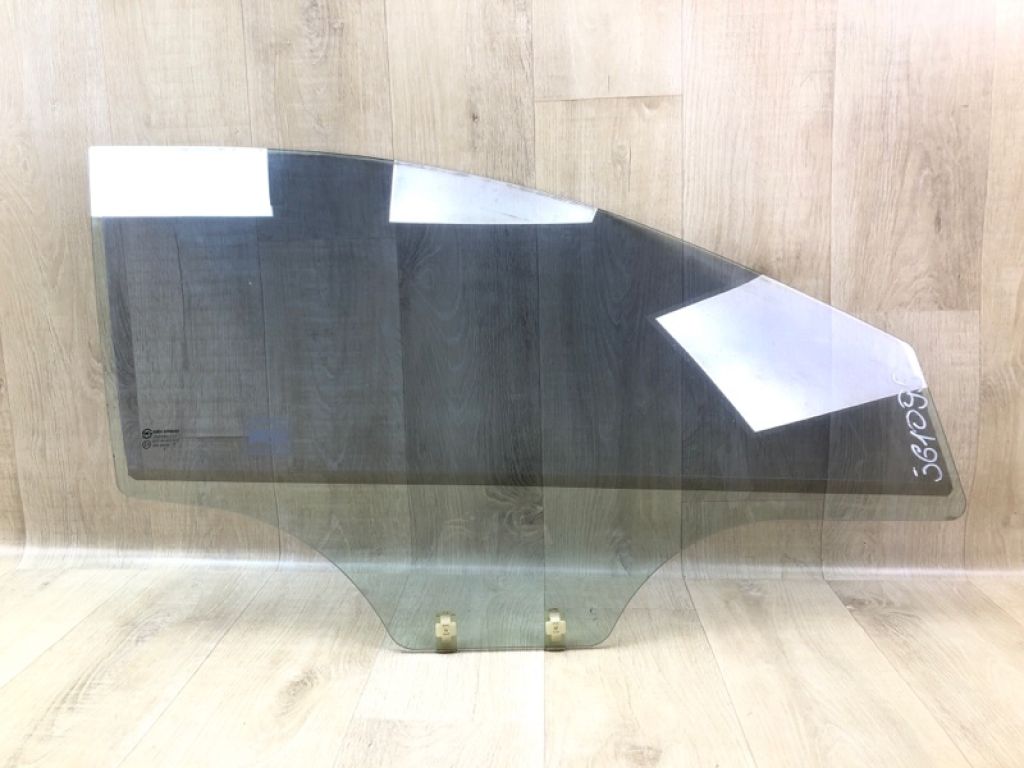 824210U010 | Скло дверей передн. прав. HYUNDAI ACCENT RB 10-