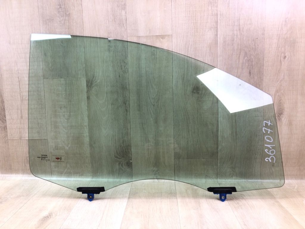 6810108051 | Скло дверей передн. прав. TOYOTA SIENNA 11-16