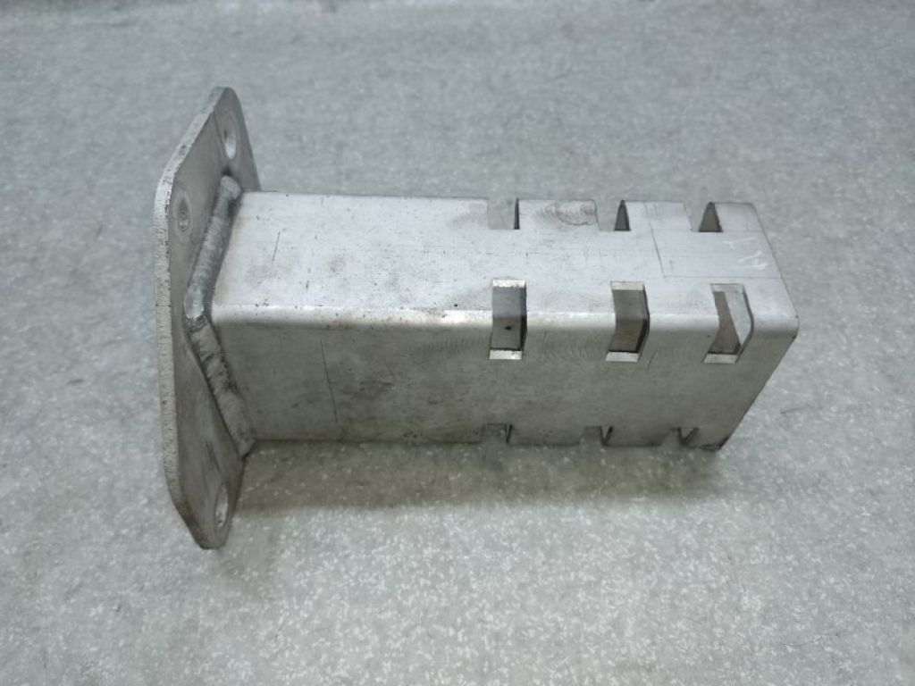 68096 085AC | Кронштейн переднего бампера лев. CHRYSLER 200 14-16 - Фото 3