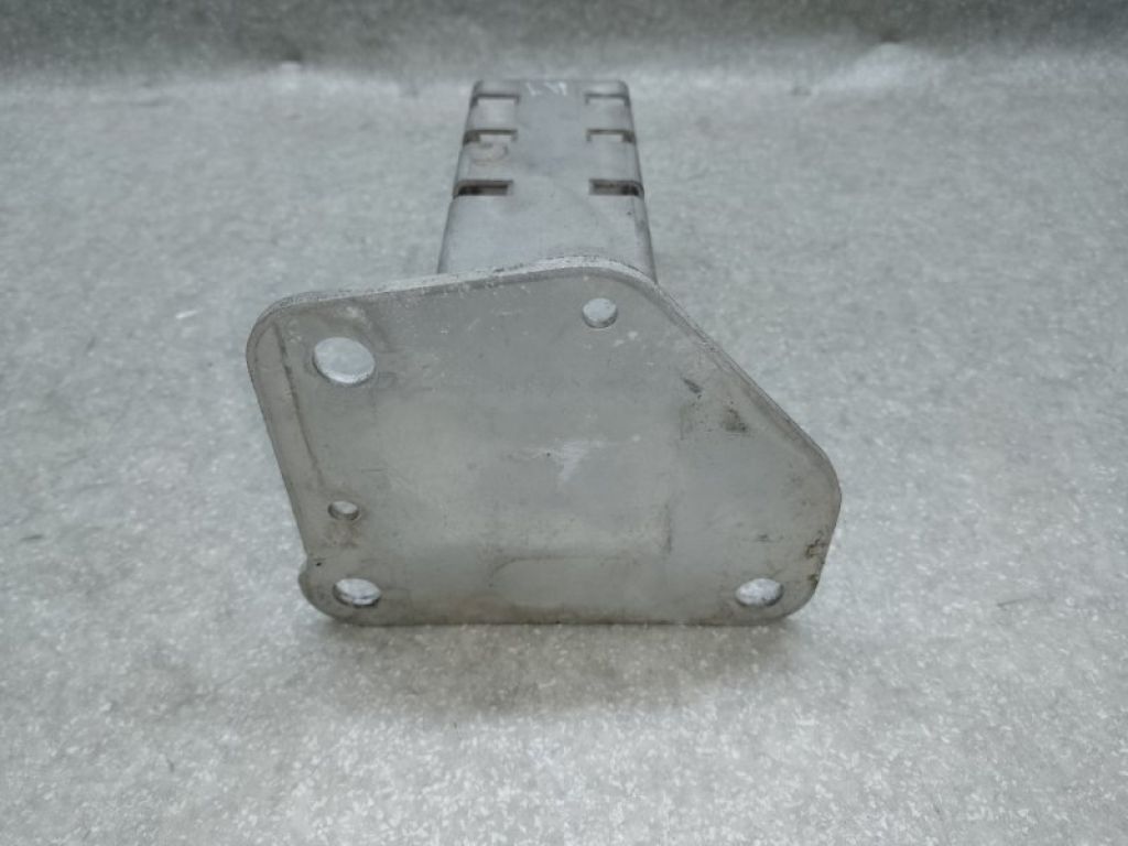 68096 085AC | Кронштейн переднего бампера лев. CHRYSLER 200 14-16 - Фото 4