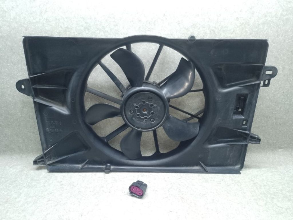 68205 996AB | Диффузор вентилятора основного радиатора CHRYSLER 200 14-16