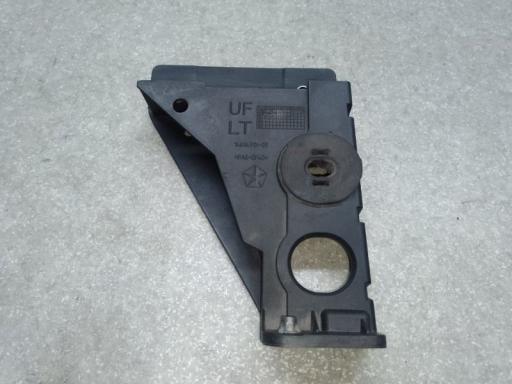 68247 609AA | Кріплення радіатора лів. CHRYSLER 200 14-16